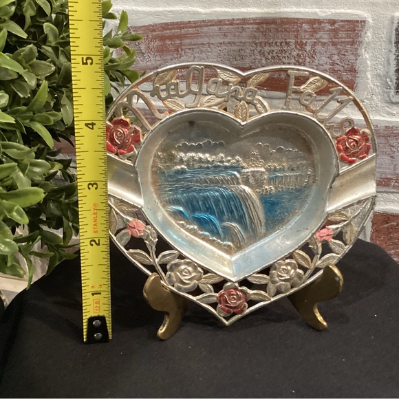 Vintage Metal Painted Niagara Falls - New York - Canada - Ashtray - Collectible - Picture 8 of 9